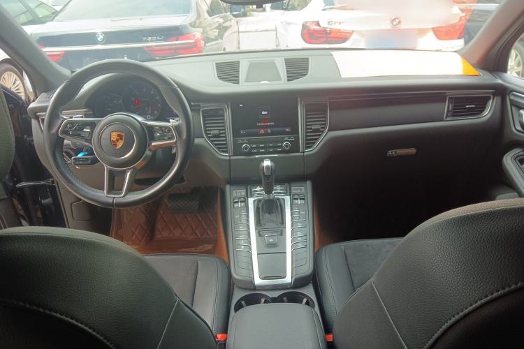 Used Porsche Macan 2017 Macan 2.0T Center Console