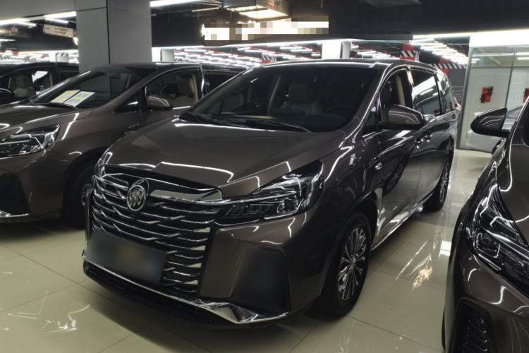 Used Buick GL8 2023 Facelifted Land Cruiser Executive Luxury Version