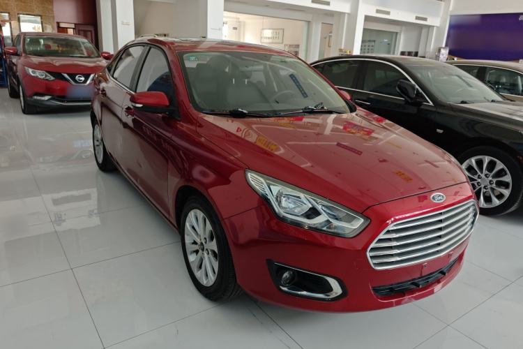 Used Ford Escort 2015 1.5L Automatic Fashion Model Front Right 45 Deg