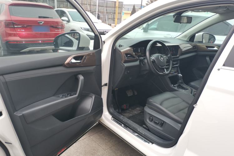 Used Volkswagen Tharu 2022 280TSI Two-Wheel-Drive Luxury Edition