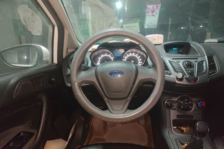 Used Ford Fiesta 2013 Sedan 1.5L Manual Fashion Edition
