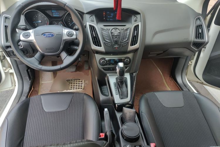 Used Ford Focus 2012 Sedan 1.6L Automatic Fashion Edition
