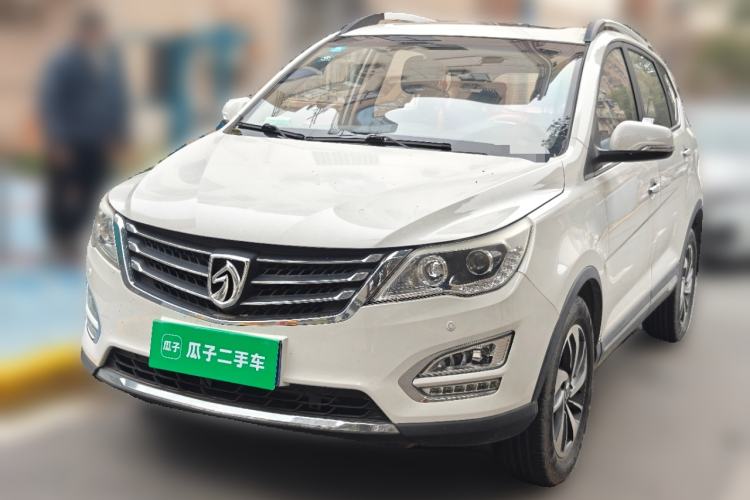 Used Baojun 560 2015 1.8L manual luxury version