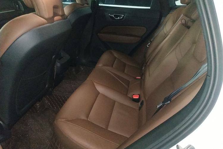 Used Volvo XC60 2023 B5 4x4 Smart Luxury Edition
