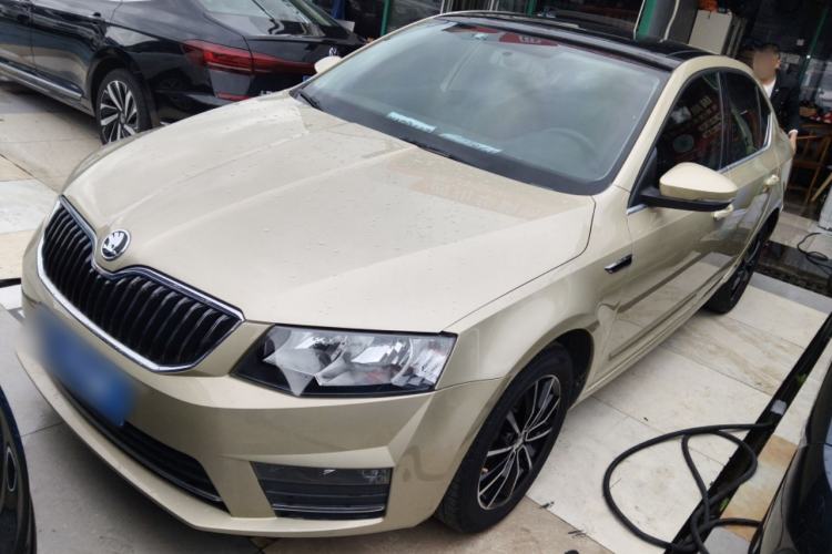 Used Skoda Octavia 2017 1.6L Automatic Smart Drive Edition