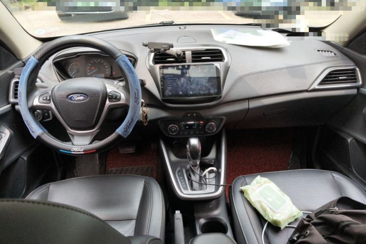 Used Ford Escort 2015 1.5L Automatic Fashion Model Center Console