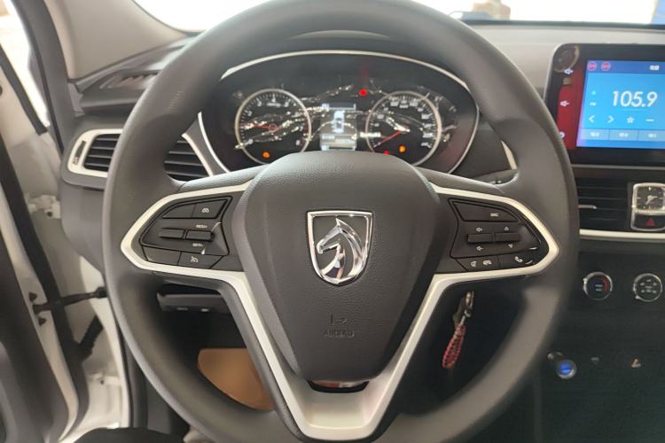 Used Baojun 730 2019 1.5T Manual Fashion Model 7-seater China VI