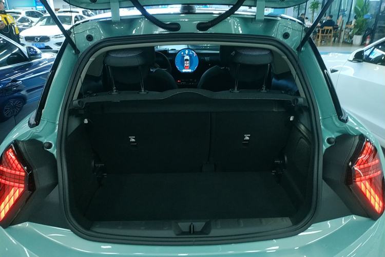 Used MINI 2025 1.5T COOPER Classic Edition
