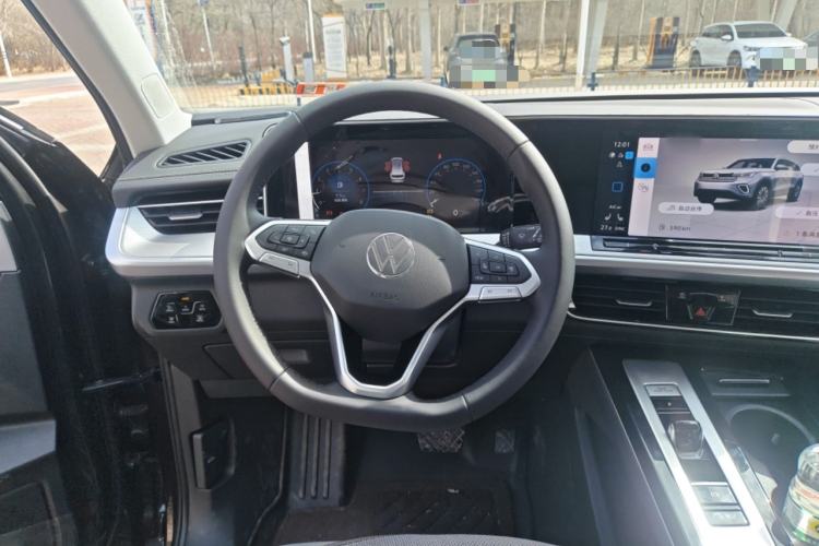 Used Volkswagen Tavendor 2025 Model 330TSI Luxury Journey—Shared Enjoyment Edition Steering Wheel