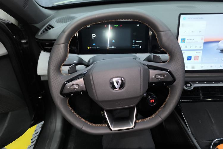 Used Changan UNI-V 2025 Model Third-Generation 2.0T Dynamic Edition