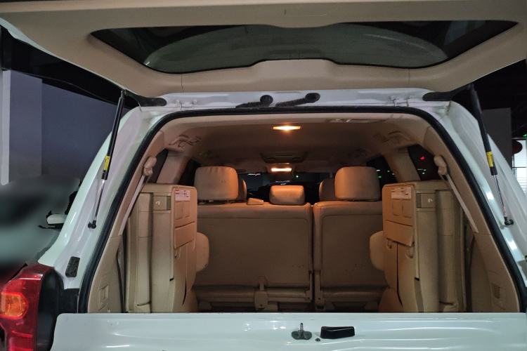 Used Toyota Land Cruiser  Trunk