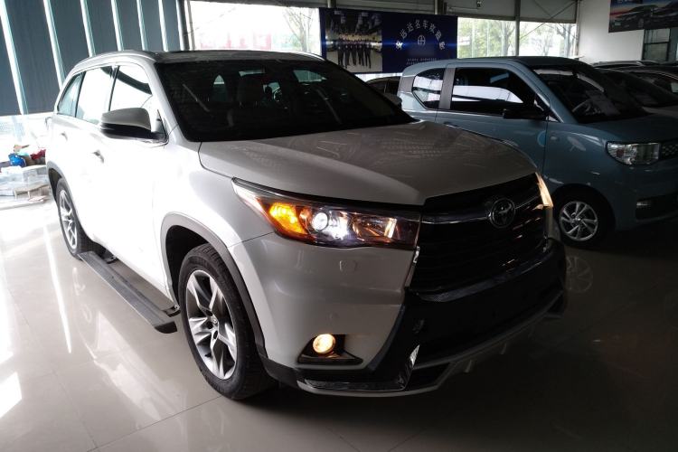 Used Toyota Highlander 2015 2.0T Four-Wheel Drive Ultimate Edition 7-Seater Front Right 45 Deg