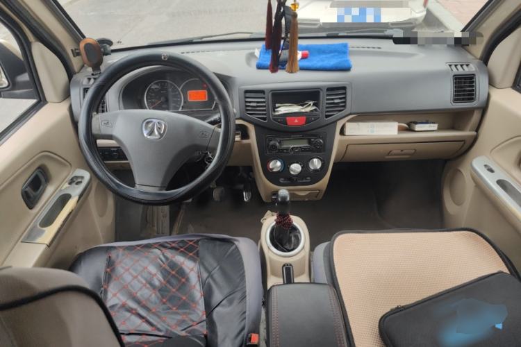 Used BAIC Weiwang 306 2011 1.3L Comfort version 7 seats Center Console