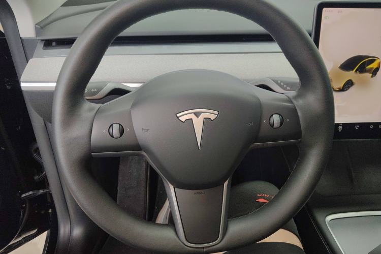 Used Tesla Model Y 2023 Rear-Wheel-Drive Version
