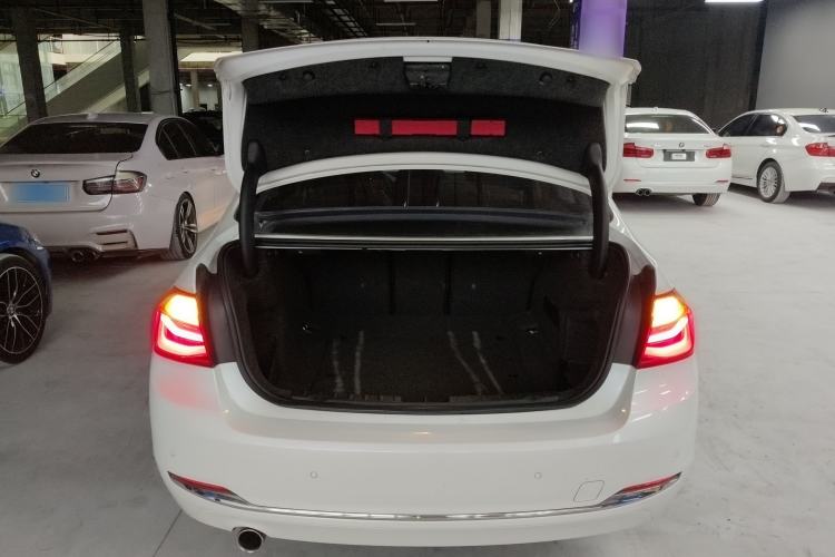 Used BMW 3 Series 2016 320Li Luxury Design Package
