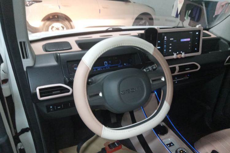 Used Geely Galaxy Panda 2024 Panda Mini 200km Endurance Bear
