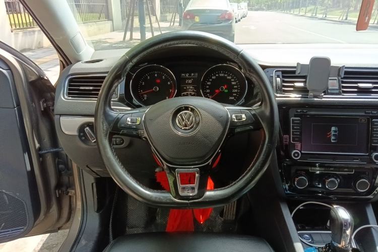 Used Volkswagen Sagitar 2017 1.6L Automatic Comfort Model Steering Wheel