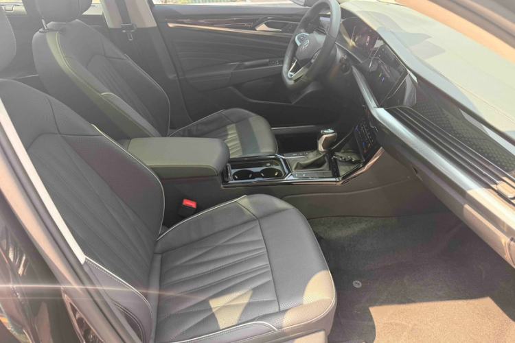 Used Volkswagen Passat 2022 330TSI Starry Luxury Edition