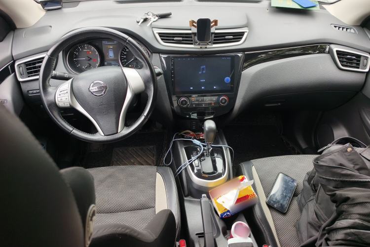 Used Nissan Qashqai 2016 2.0L CVT Luxury Edition Center Console