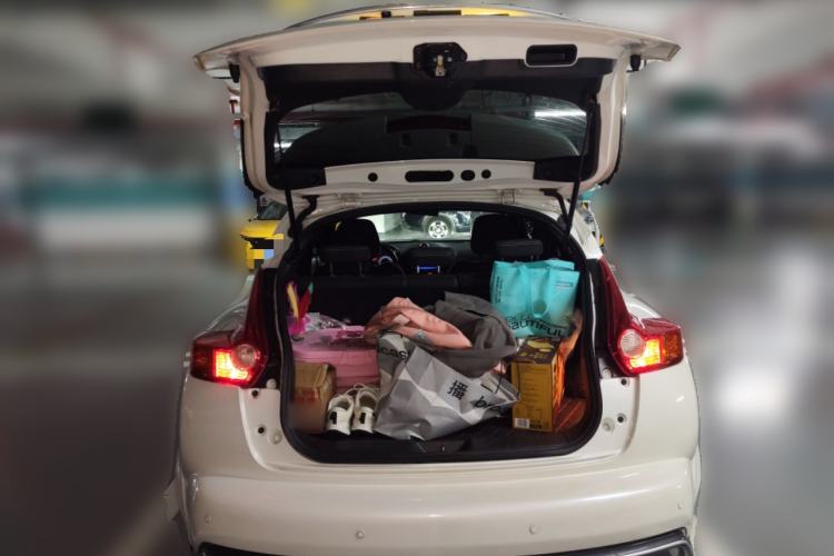 Used Infiniti ESQ 2014 1.6L Spontaneous Edition
