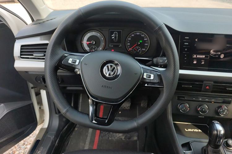 Used Volkswagen Lavida 2018 Hatchback 200TSI DSG Trend Edition China V Standard Steering Wheel