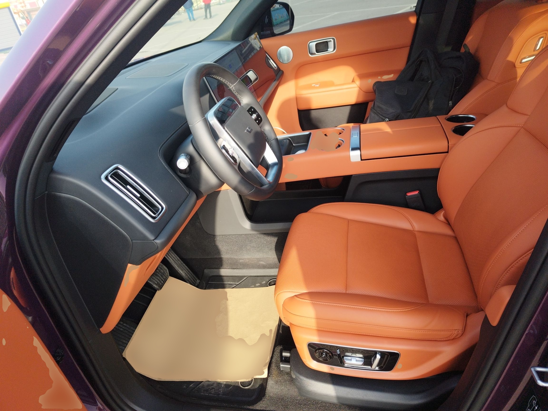 Переднее сиденье в автомобиле