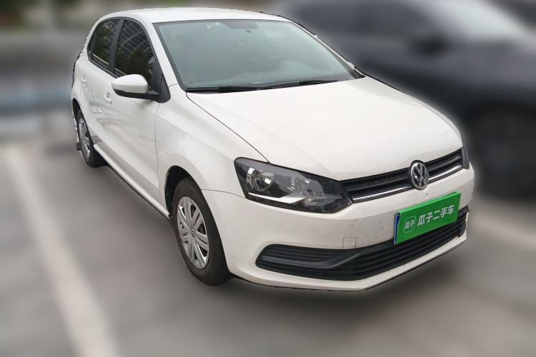 Used Volkswagen Polo 2016 1.4L Manual Fashion Model Front Right 45 Deg