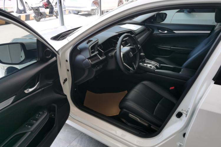 Used Honda Civic 2019 220TURBO CVT Dynamic Edition China VI Driver Seat