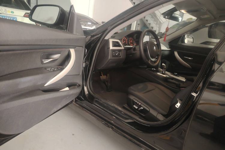 Used BMW 3 Series GT 2017 320i Sport Edition
