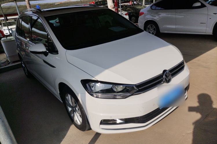 Used Volkswagen Touran 2018 Volkswagen Touran L 280TSI DSG Comfort Edition 7 Seats China VI Standard Front Right 45 Deg