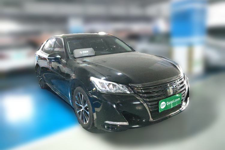 Used Toyota Crown 2018 2.0T Fashion Edition Front Right 45 Deg