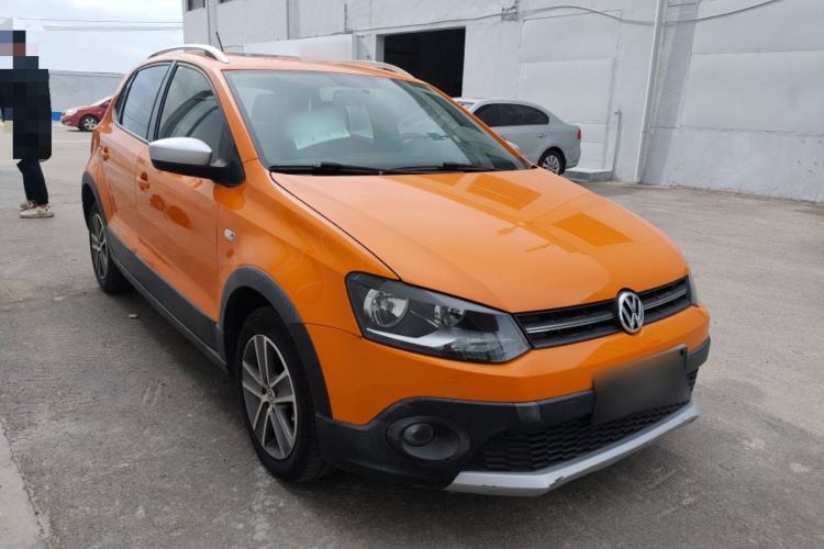 Used Volkswagen Polo 2012 1.6L Cross Polo Automatic Transmission Front Right 45 Deg