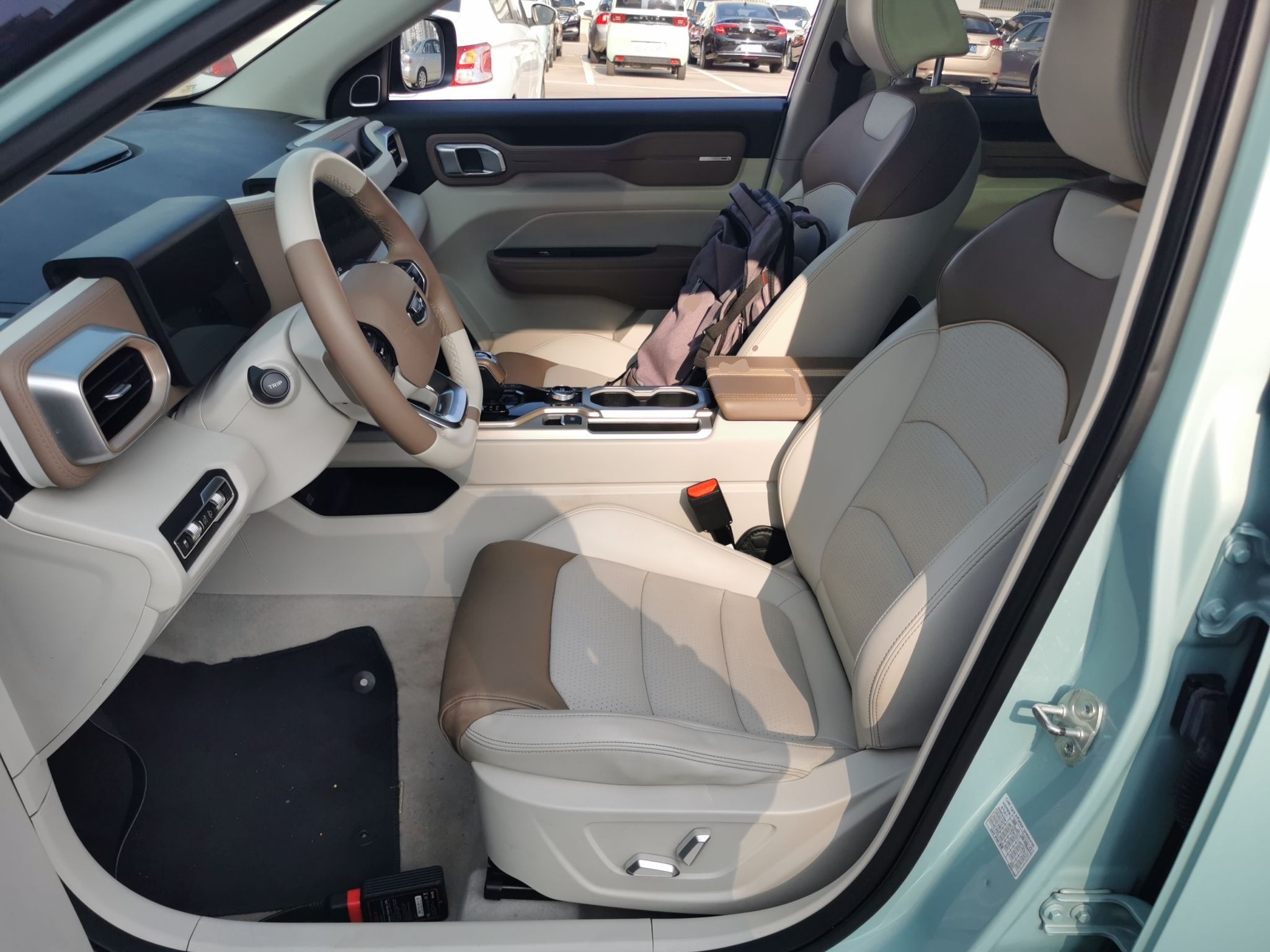 Переднее сиденье в автомобиле