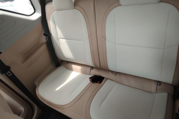 Used Geely Galaxy Panda 2023 Panda Mini 200km Endurance Bear Left Rear Seat