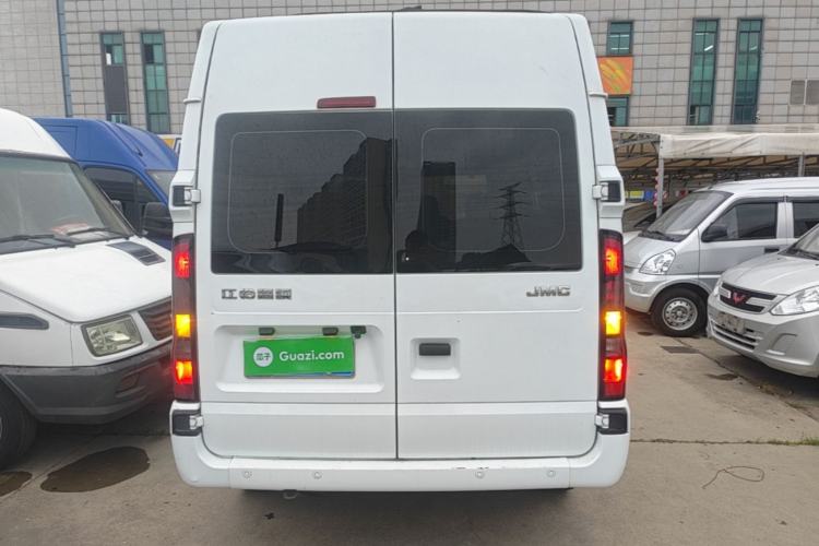 Used JMC Fushun 2023 2.0T Manual Short-Wheelbase Mid-Height Commercial Multi-Purpose 5-Seater Passenger Vehicle
