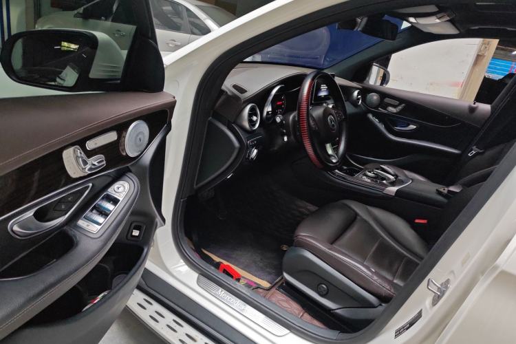 Used Mercedes-Benz GLC 2019 Facelift GLC 260 L 4MATIC Luxury Model Driver Seat