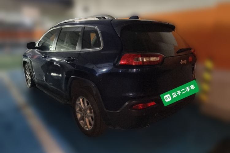 Used Jeep Cherokee 2016 2.0L Superior Edition
