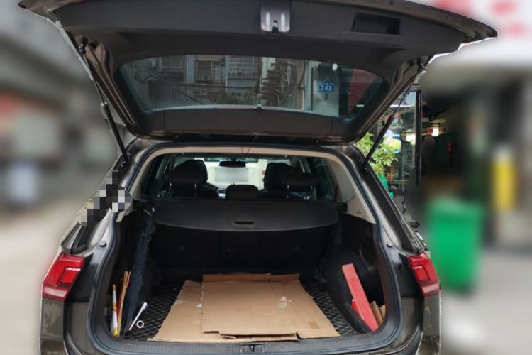 Used Volkswagen Tiguan L 2018 Facelift 330TSI Automatic Two-Wheel Drive Luxury Edition Trunk