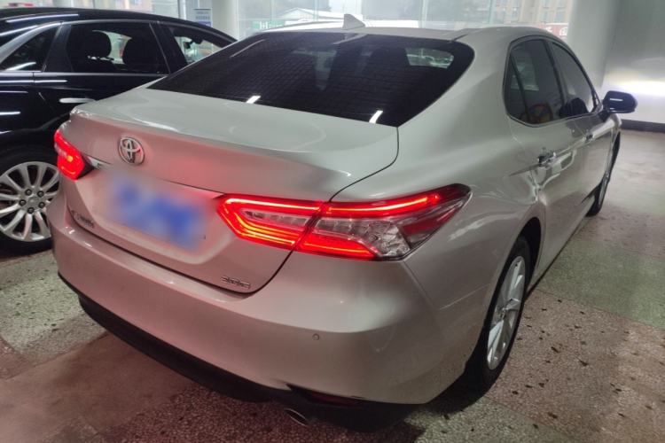 Used Toyota Camry 2021 2.0G Luxury Edition
