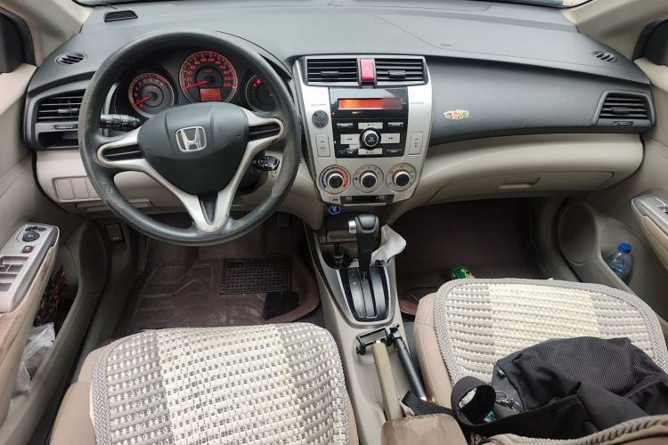 Used Honda City Classic 2008 1.5L Automatic Elite Edition Center Console