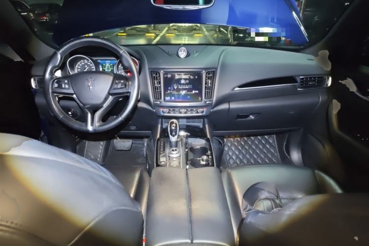 Used Maserati Levante 2016 3.0T Standard Edition Center Console