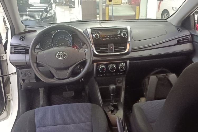 Used Toyota YARiS L Zhi Xuan 2016 Revised 1.5E CVT Charming Edition Center Console