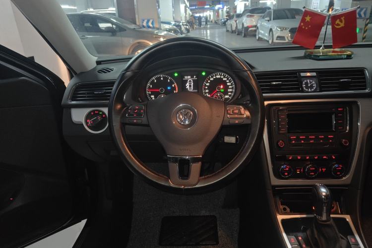 Used Volkswagen Passat 2015 1.8TSI DSG Prestige Edition Steering Wheel