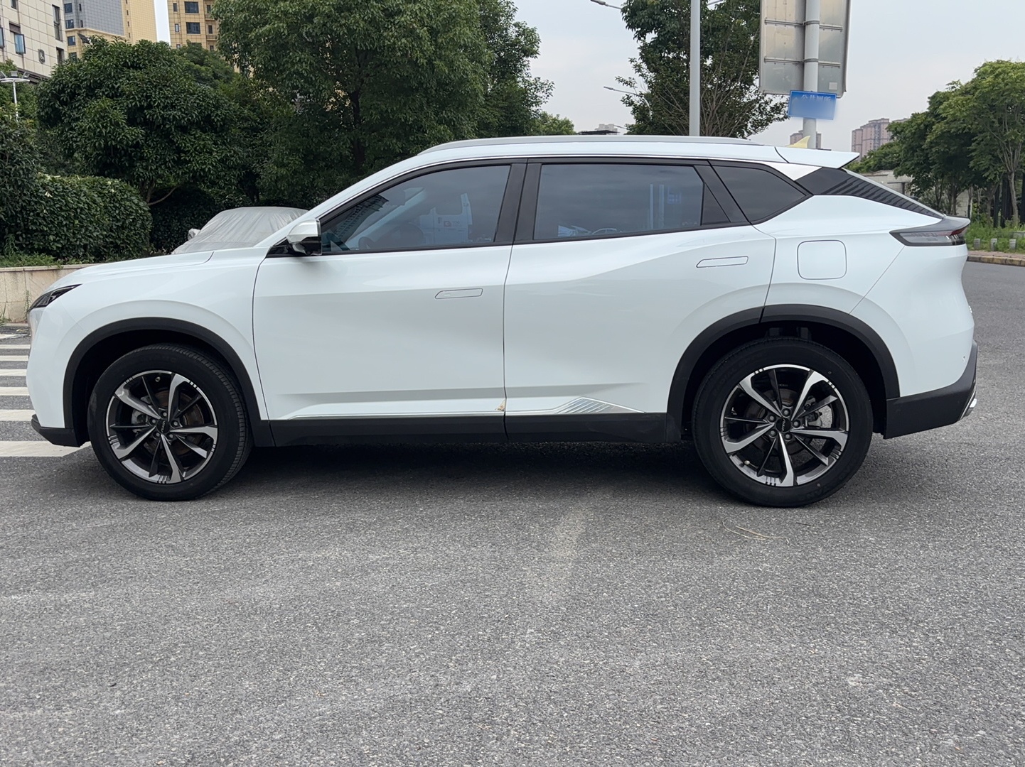 Dongfeng Aeolus Mage 2023 1.5T Luxury Edition — снимка 8