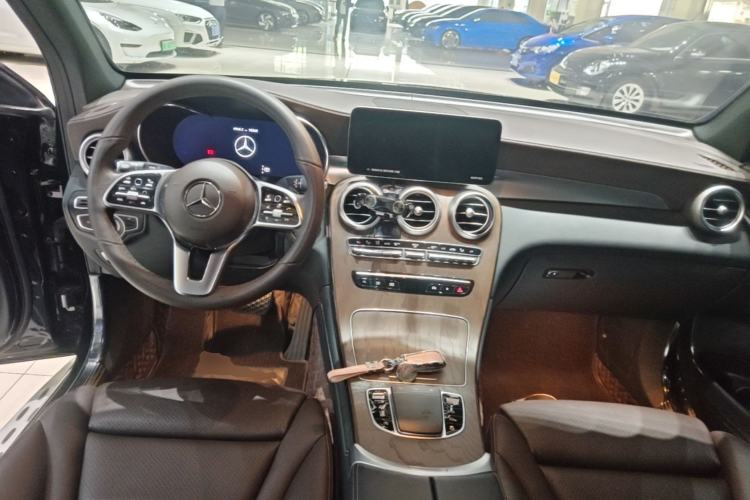 Used Mercedes-Benz GLC 2022 GLC 260 L 4MATIC Luxury Model Center Console