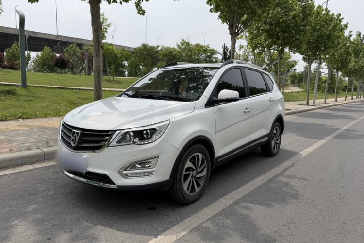 Used Baojun 560 2015 1.8L manual luxury version