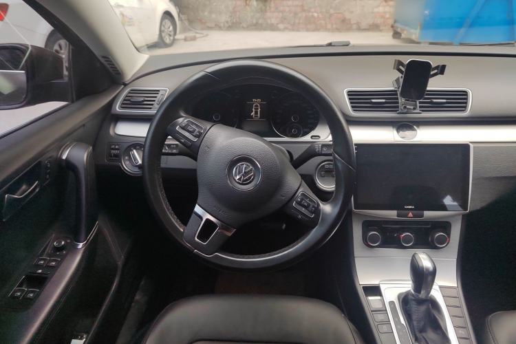 Used Volkswagen Magotan 2013 1.8TSI Premier Model Steering Wheel