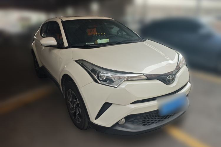 Used Toyota C-HR 2020 2.0L Leading Edition Front Right 45 Deg