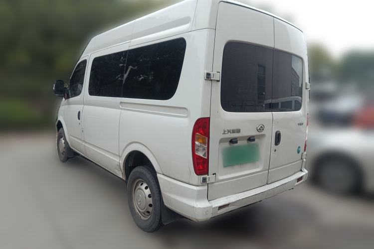 Used SAIC MAXUS Xintu V80 2021 2.0T Manual Classic Aoyuntong Short Wheelbase Mid-Roof 5/6-Seater