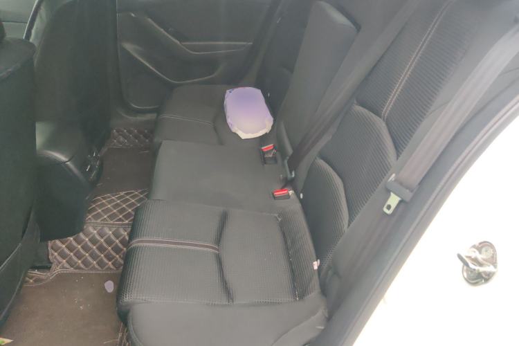 Used Mazda 3 Axela 2019 Cloud-Controlled Sedan 1.5L Automatic Luxury Model China VI Standard Left Rear Seat